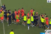 悟空体育-纷争不断！国内足球联赛的激烈对决